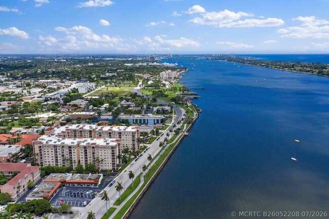 Building Photo - 1803 N Flagler Dr