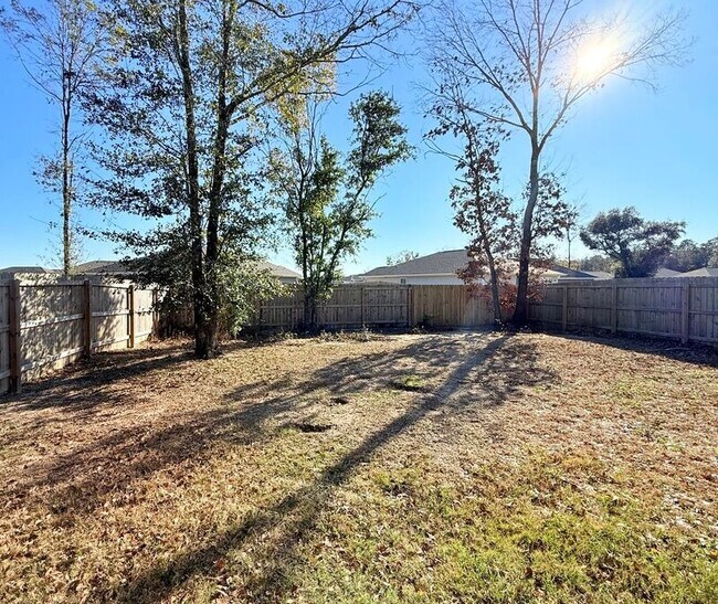 Building Photo - 5320 Peach Dr