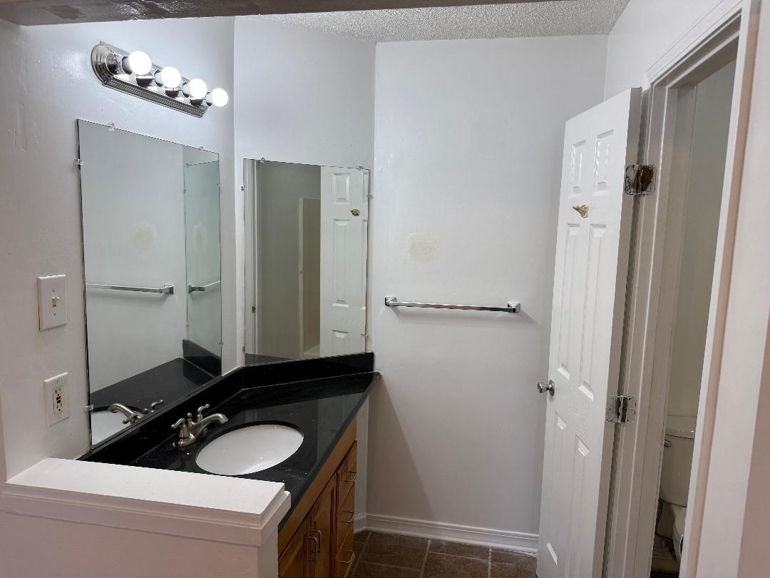 Building Photo - 6598 Coveview Ct