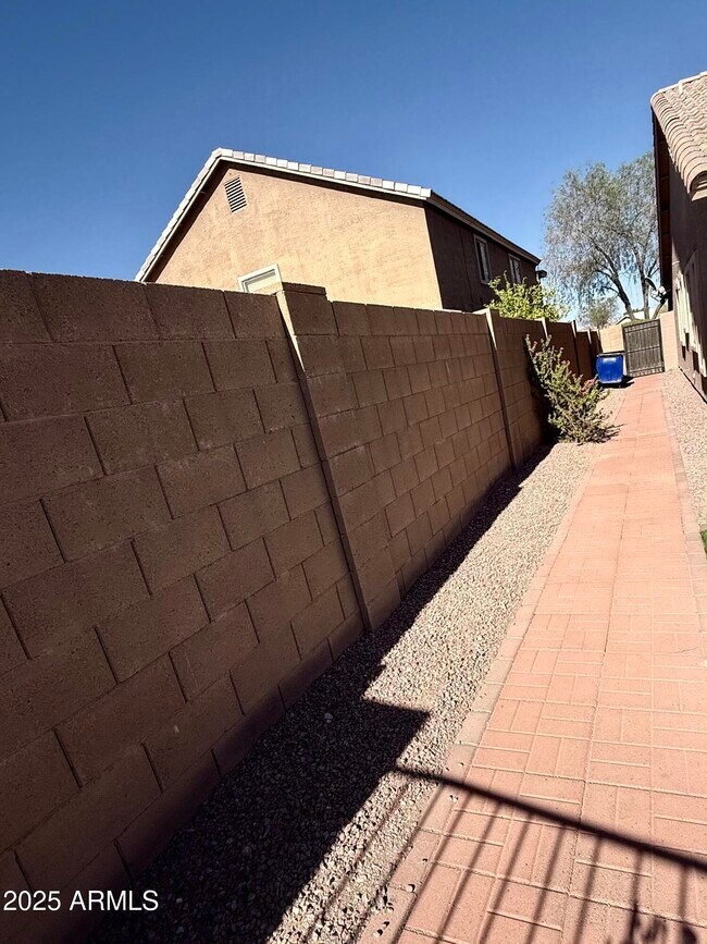 Building Photo - 29152 N Red Finch Dr