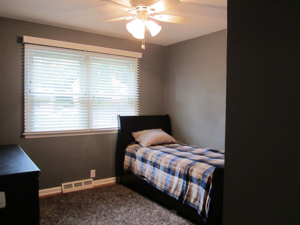 Bedroom 3 - 1928 North Oak St