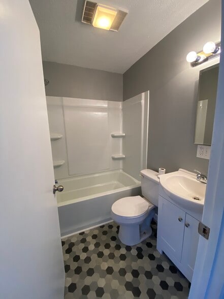 Building Photo - 677 S Jefferson Ave