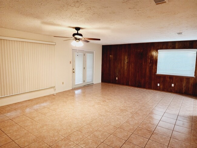 Building Photo - 7615 Fur Market Dr