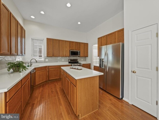Building Photo - 43103 Lake Ridge Pl