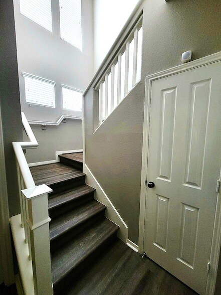 Building Photo - 77 Woodlily Pl