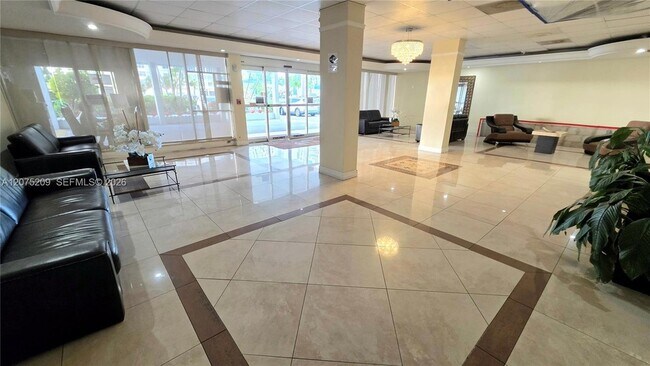 Building Photo - 1849 S Ocean Dr