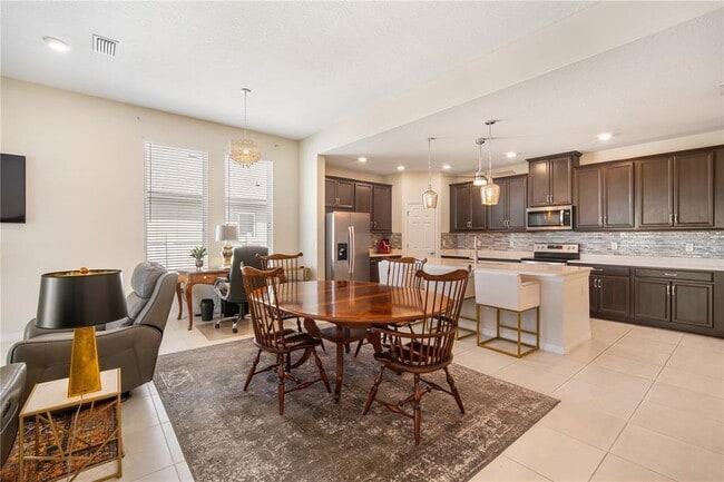 Building Photo - 13413 Palmera Vista Dr