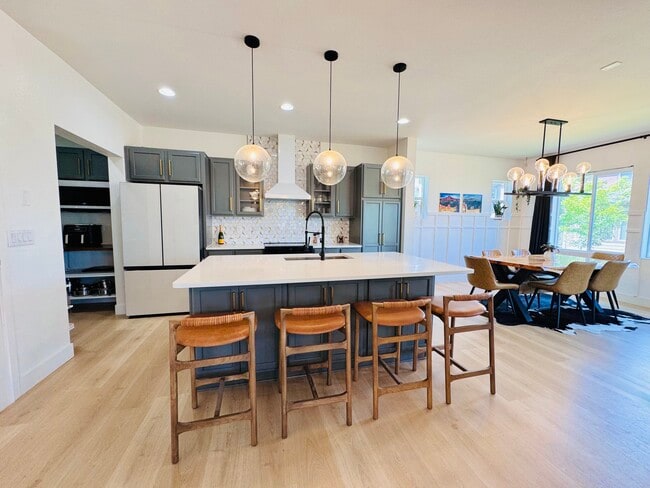 Building Photo - 18065 E 107th Pl