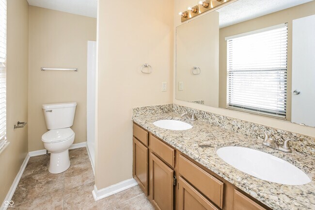 Building Photo - 1663 Rogers Cir