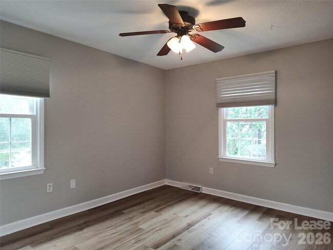 Building Photo - 7413 Doves Nest Cir