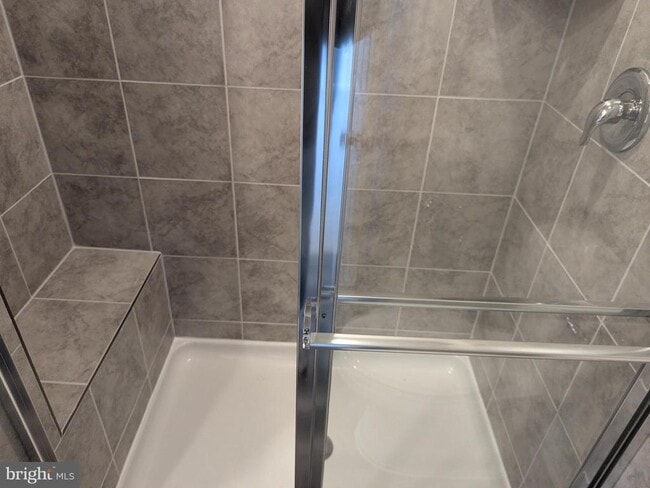 Building Photo - 513 Seeback Dr