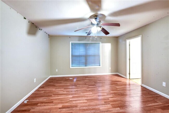Building Photo - 1454 Persimmon Trce