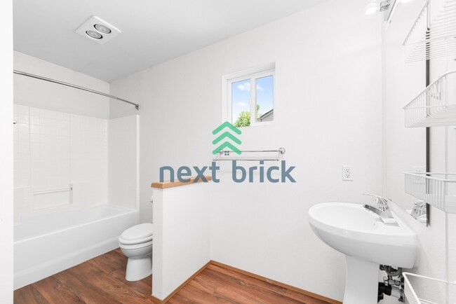Building Photo - Charming Detached Cottage in Snoqualmie Ridge - Award Winning Schools!