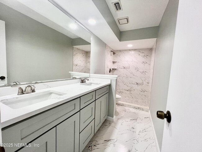 Building Photo - 5523 Cabot Dr N