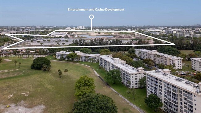Building Photo - 2651 S Course Dr