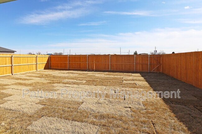 Building Photo - 13771 Periwinkle Dr