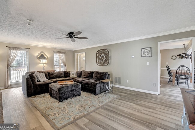 Building Photo - 300 Briarwood Rd