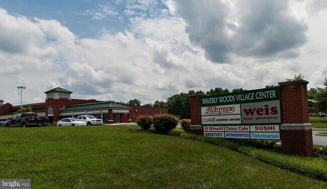 Building Photo - 10526 Abingdon Way