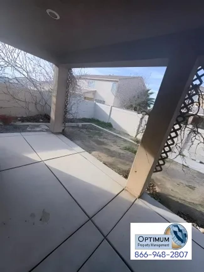 Building Photo - Beautiful 4-bedroom, 3-bathroom two-story home located in a desirable HOA community