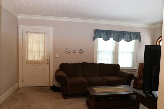 Building Photo - 195 Brookridge Dr