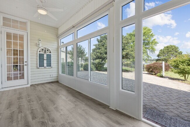 Building Photo - Coastal Living in a Quiet Community