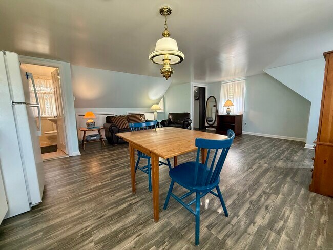 Building Photo - 176 Pocono Rd