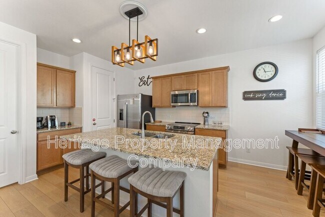 Building Photo - 2119 Hofstaat