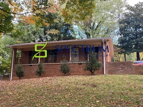 Building Photo - 1901 Valley View Dr