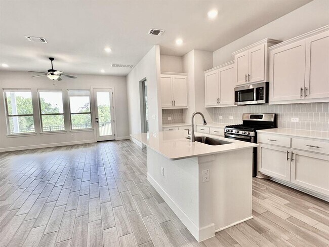 Building Photo - 12608 Stanford Dr