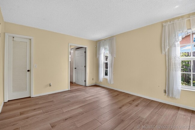 Building Photo - 1102 Westchester Dr E
