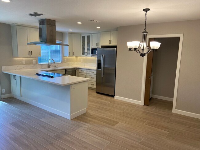 Building Photo - West Roseville - Remodeled 2 Bdrm, 1 Bath