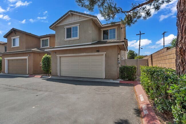 Building Photo - 8798 Nozay Ln