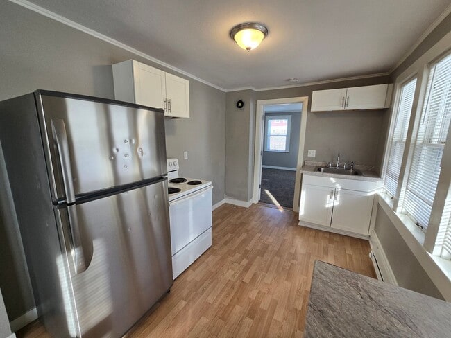 Building Photo - 503 W 5th Ave