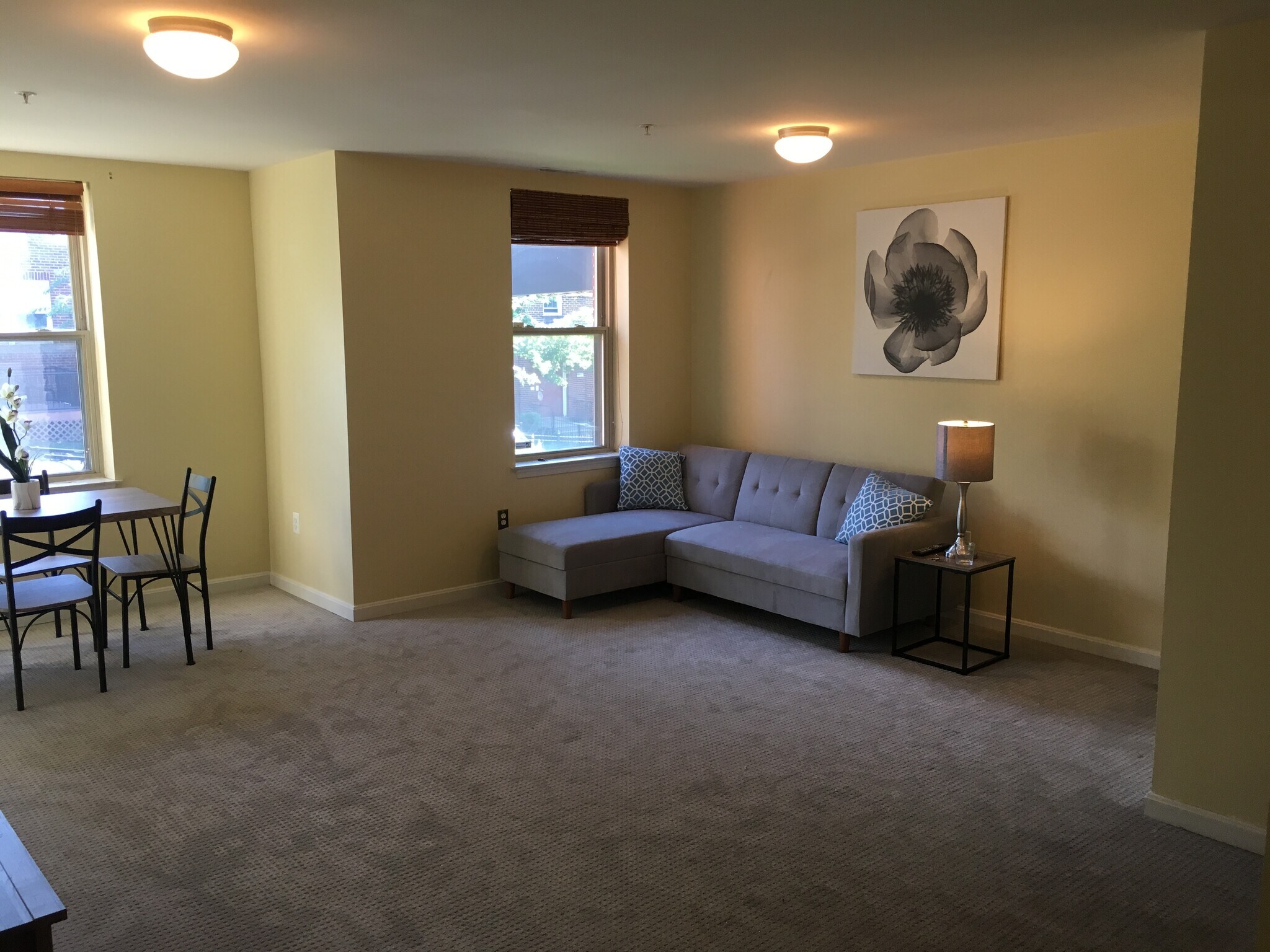 Building Photo - 1240 Holbrook Ter NE