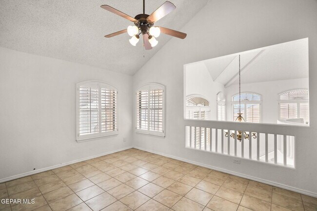 Building Photo - 695 Paseo del Mar Dr