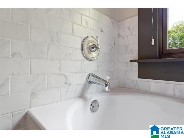 Building Photo - 1801 11th Pl S