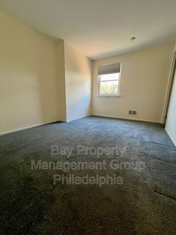 Building Photo - 1313 Delmont Ave