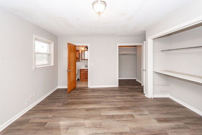 Building Photo - 4 Bedroom, 2.5 Bathroom Home on James Island