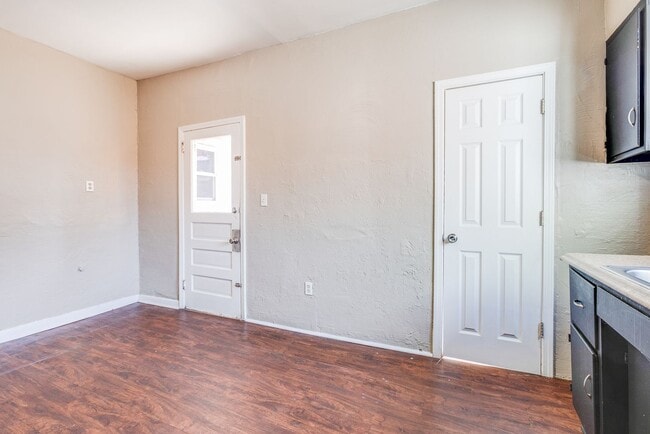 Building Photo - Available JULY 2026 - Spacious 3 Bedroom, 1.5 Bath w/ City Views!