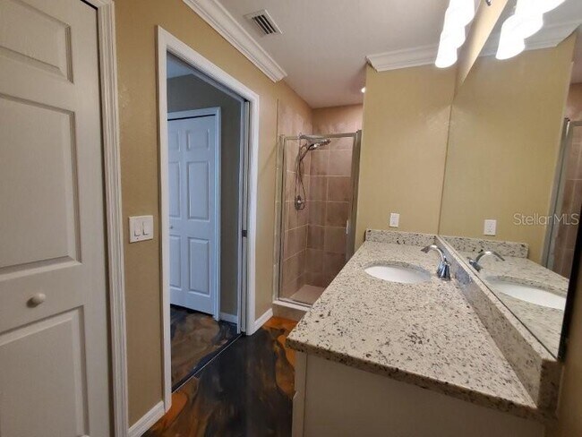 Building Photo - 14071 Heritage Landing Blvd