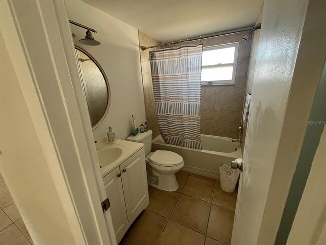 Building Photo - 3517 Garfield Dr