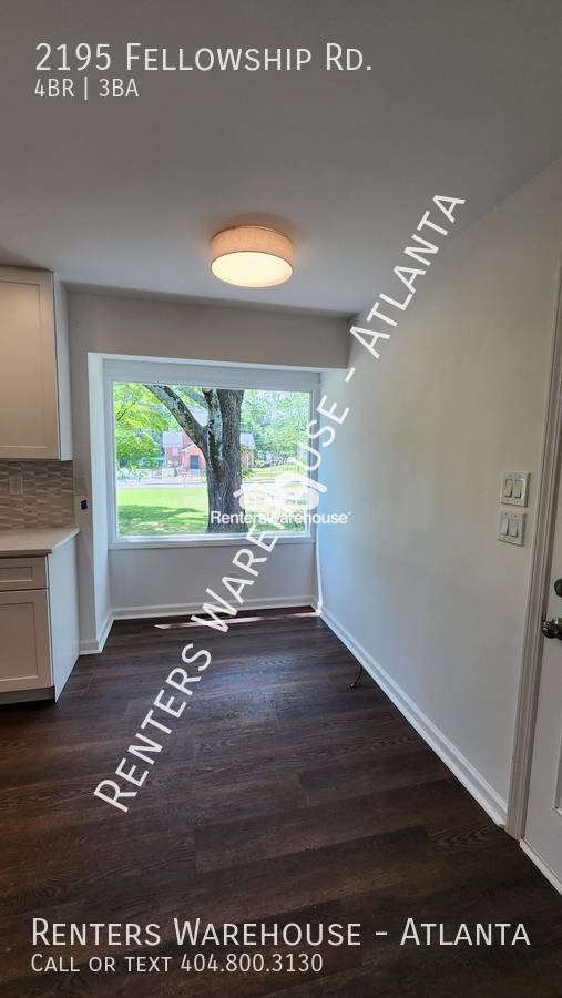 Building Photo - Experience the Perfect Blend of Comfort, S...