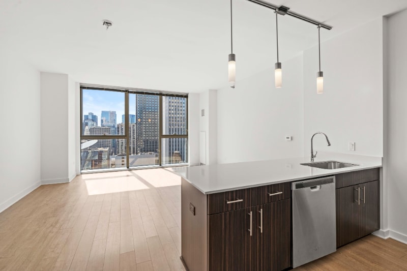 Primary Photo - 182 N Garland Ct