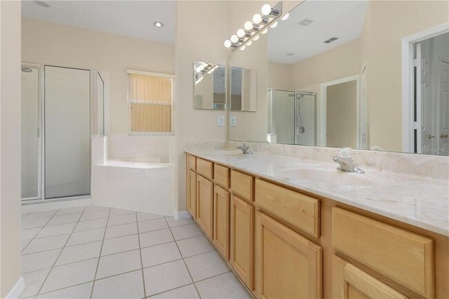 Building Photo - 626 Corvina Dr