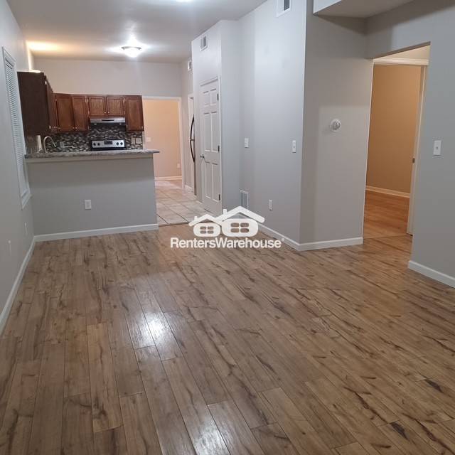 Building Photo - 4413 Umatilla St