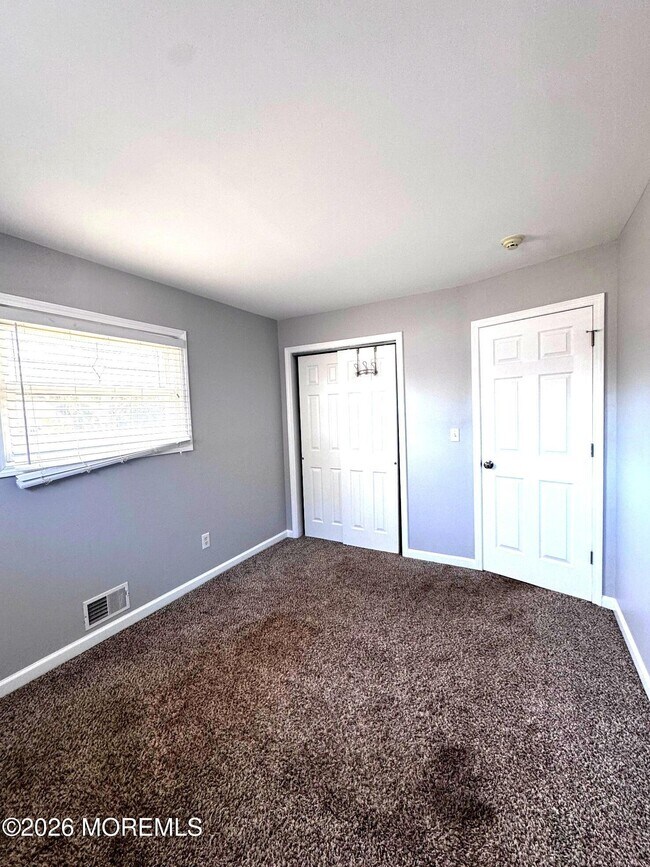 Building Photo - 39 Harborage Ave