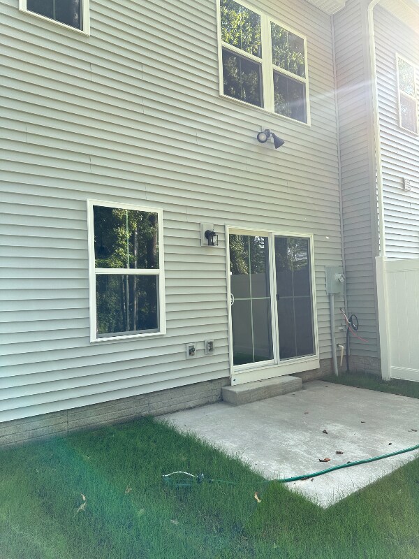 Building Photo - 418 bigwood Dr