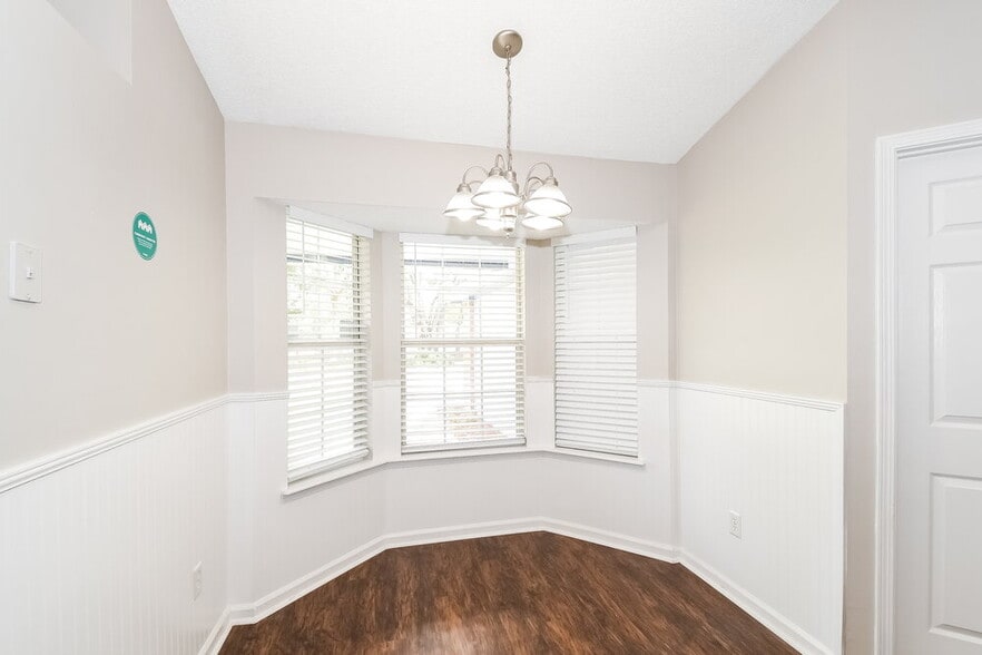 Building Photo - 8522 Sugartree Dr