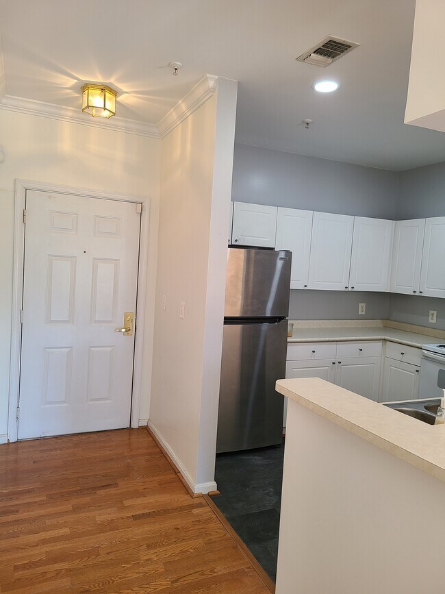 Building Photo - 4550 Strutfield Ln