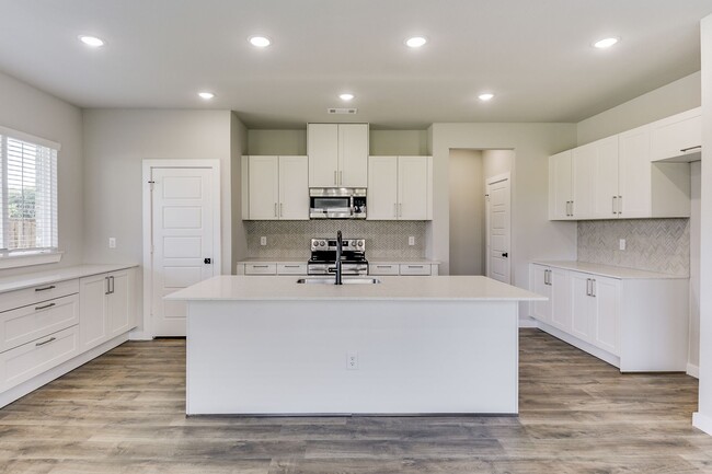 Building Photo - AVAILABLE NOW! LUXURIOUS TRIPLEX LOCATED ON 1-ACRE LOT IN MIDLOTHIAN, TX!